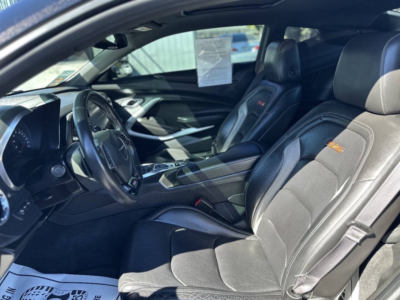 Used 2016 Chevrolet Camaro SS RWD image 19