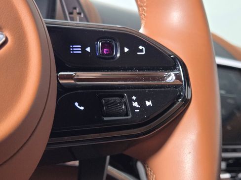 Used 2025 Aston Martin DBX 707 AWD/4WD image 25