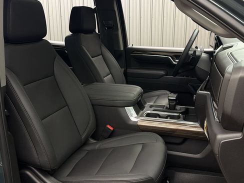 Used 2026 Chevrolet Silverado 1500 LT Trail Boss w/ LT Trail Boss Premium Package AWD/4WD image 40