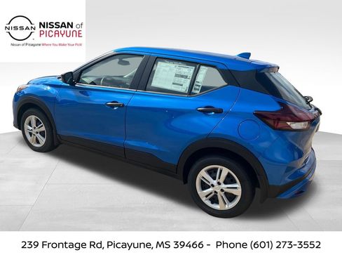 New 2025 Nissan Kicks Play S image 3