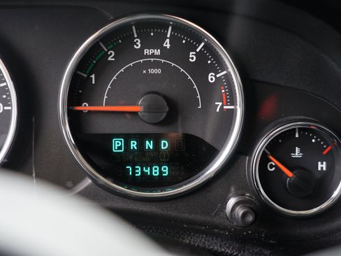 Used 2012 Jeep Wrangler Sahara w/ Dual Top Group image 25