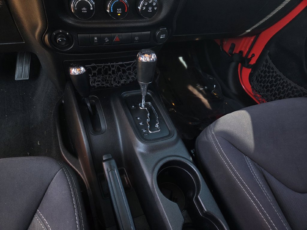 Used 2013 Jeep Wrangler Rubicon w/ PWR Convenience Group AWD/4WD image 13