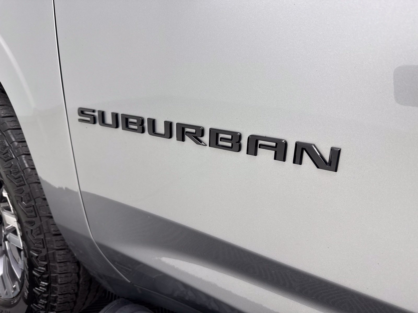 Used 2025 Chevrolet Suburban Z71 AWD/4WD image 9