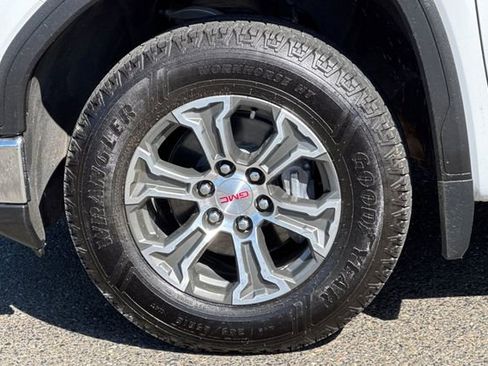 Used 2024 GMC Sierra 1500 SLT AWD/4WD image 45