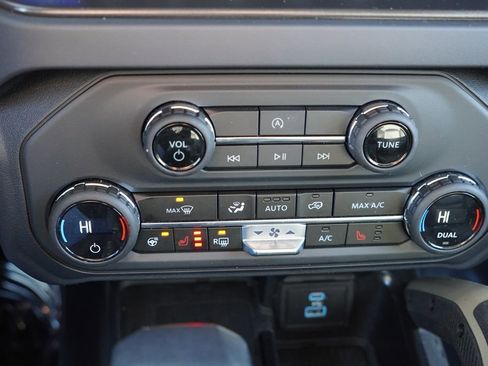 Certified 2025 Ford Bronco Badlands AWD/4WD image 26