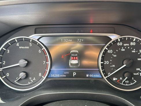 Used 2023 Nissan Rogue SV image 10