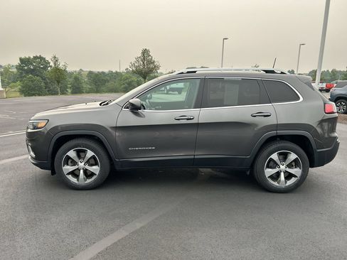 Used 2019 Jeep Cherokee Limited AWD/4WD image 4