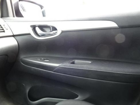 Used 2015 Nissan Sentra S image 30