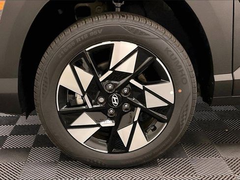 Certified 2025 Hyundai Kona SEL image 7