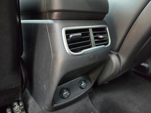 Used 2023 Hyundai Santa Fe SEL w/ Premium Package FWD image 15