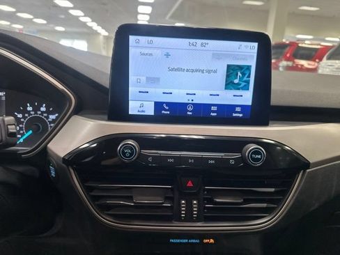 Used 2022 Ford Escape SE w/ SE Sport Appearance Package AWD/4WD image 14