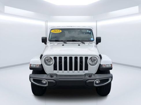 Used 2023 Jeep Gladiator Overland w/ Popular Equipment Package AWD/4WD image 8