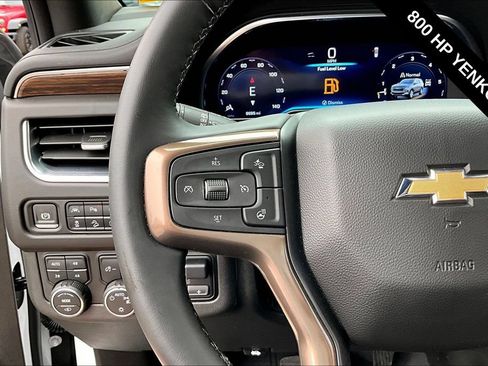 Used 2023 Chevrolet Suburban High Country AWD/4WD image 12