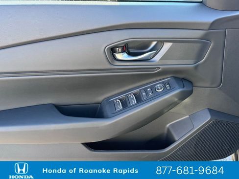 New 2025 Honda Accord SE image 22