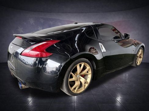 Used 2017 Nissan 370Z w/ Sport Package image 11
