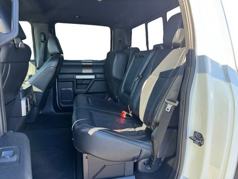 Used 2022 Ford F250 Lariat w/ Black Appearance Package image 16