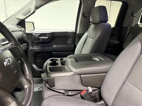 Used 2019 Chevrolet Silverado 1500 Custom Trail Boss w/ Custom Convenience Package AWD/4WD image 12