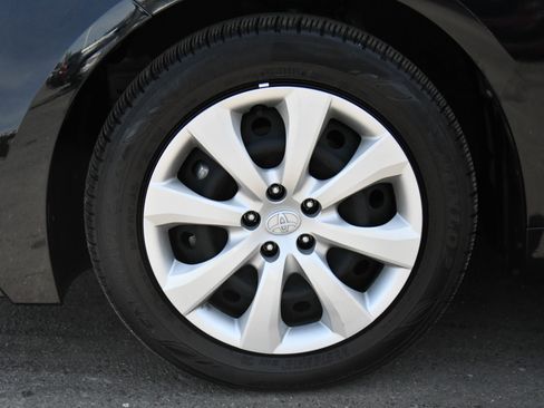 Used 2025 Toyota Corolla LE w/ Convenience Package FWD image 12