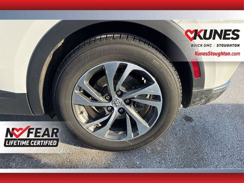 Used 2023 Buick Envision Essence image 18