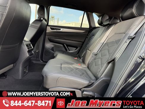 Used 2025 Volkswagen Atlas Cross Sport SE image 29
