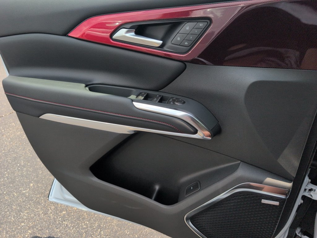 New 2026 Chevrolet Traverse RS w/ LPO, Floor Liner Package FWD image 15