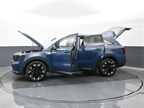 Used 2024 Kia Sorento EX w/ Panoramic Sunroof Package image 52