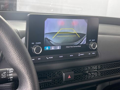 Used 2025 Honda HR-V LX image 13