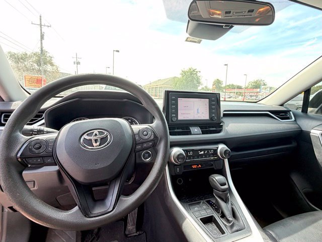 Used 2019 Toyota RAV4 XLE FWD image 9