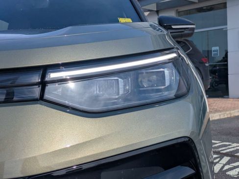 Used 2026 Volkswagen Tiguan SE R-Line FWD image 11