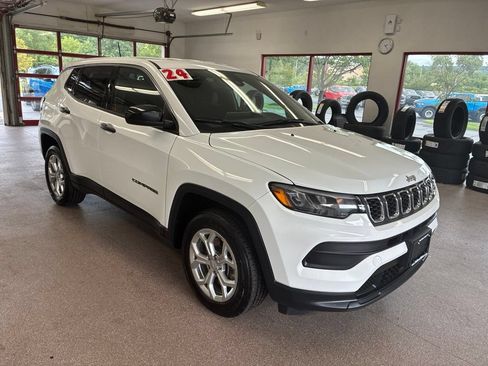 Used 2024 Jeep Compass Sport AWD/4WD image 1