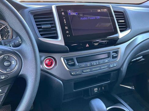 Used 2017 Honda Pilot EX image 6