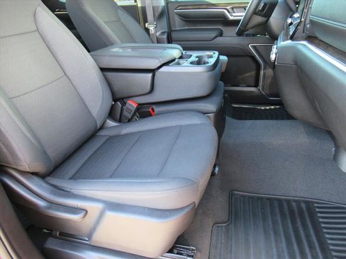 Used 2024 GMC Sierra 1500 Elevation image 12