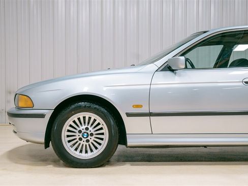 Used 1997 BMW 540i Sedan RWD image 4