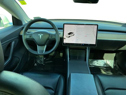 Used 2019 Tesla Model 3 Standard Range Plus image 14