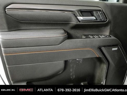 Used 2025 GMC Sierra 2500 AT4 w/ AT4 Premium Plus Package AWD/4WD image 6