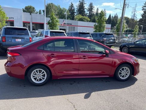 Certified 2022 Toyota Corolla LE FWD image 3