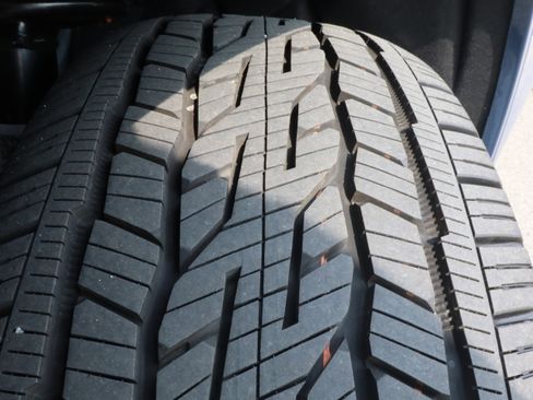 New 2026 GMC Acadia Denali w/ Super Cruise Package image 17