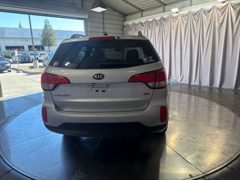 Used 2015 Kia Sorento LX AWD/4WD image 6