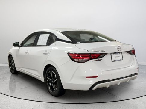 Used 2024 Nissan Sentra SV FWD image 9