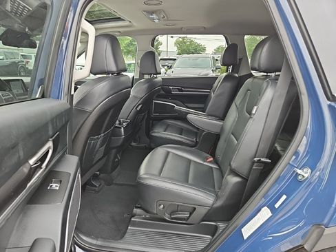 Used 2025 Kia Telluride S AWD/4WD image 10