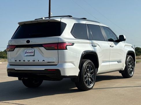 Used 2025 Toyota Sequoia Platinum AWD/4WD image 10