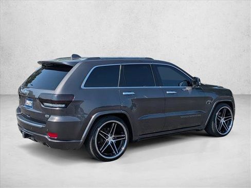 Used 2018 Jeep Grand Cherokee Overland AWD/4WD image 5