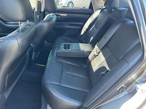 Used 2014 Nissan Altima 2.5 SL w/ Technology Package FWD image 10