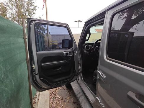 Used 2020 Jeep Wrangler Unlimited Sahara AWD/4WD image 5