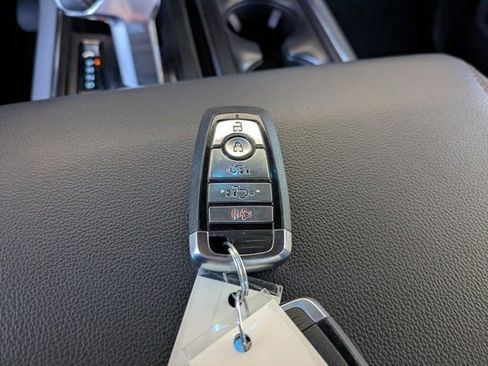 Used 2024 Ford F150 Lightning Lariat image 33