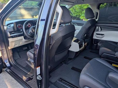 Used 2024 Kia Carnival LX FWD image 27