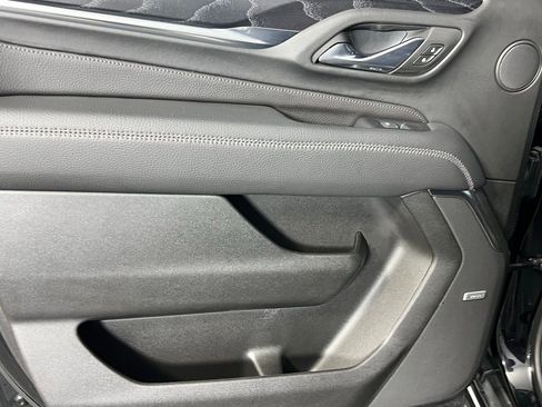 Used 2024 GMC Yukon XL Denali image 30