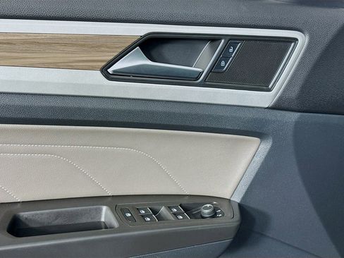 Used 2023 Volkswagen Atlas SEL image 19