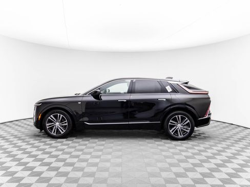 New 2026 Cadillac Lyriq Luxury image 2