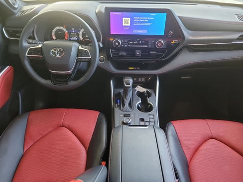 Certified 2025 Toyota Highlander XSE image 27